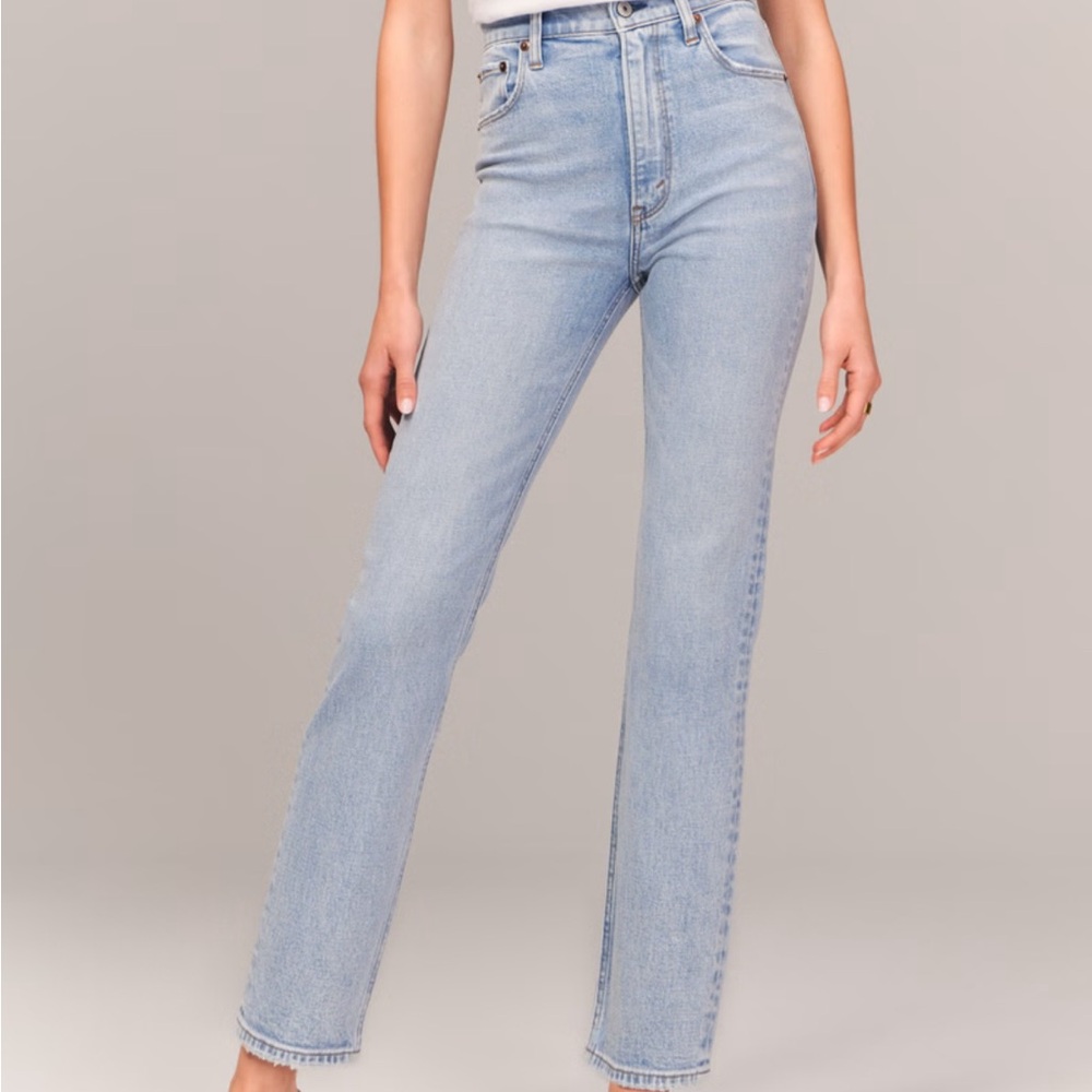 Abercrombie & Fitch - The Ankle Straight Ultra High Rise Jeans